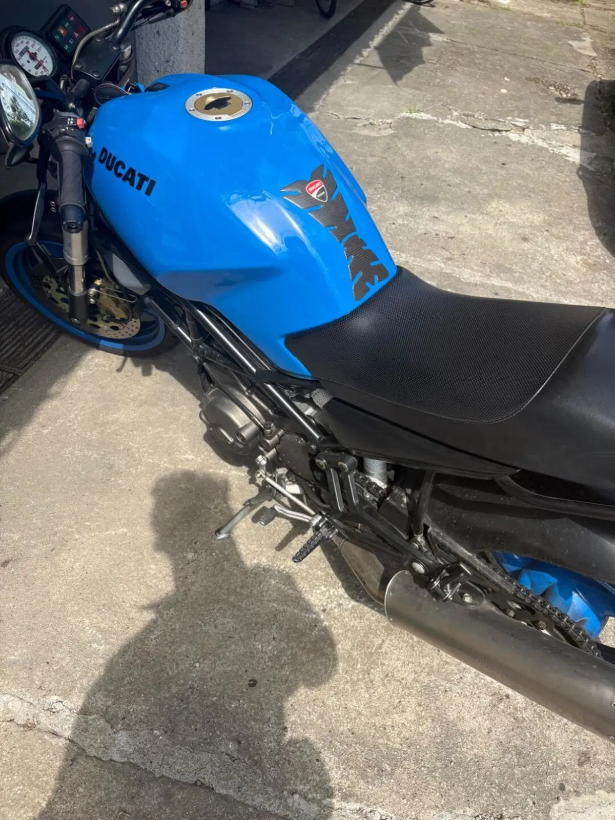 Ducati Monster 600 Dark (1998 - 01) (3)