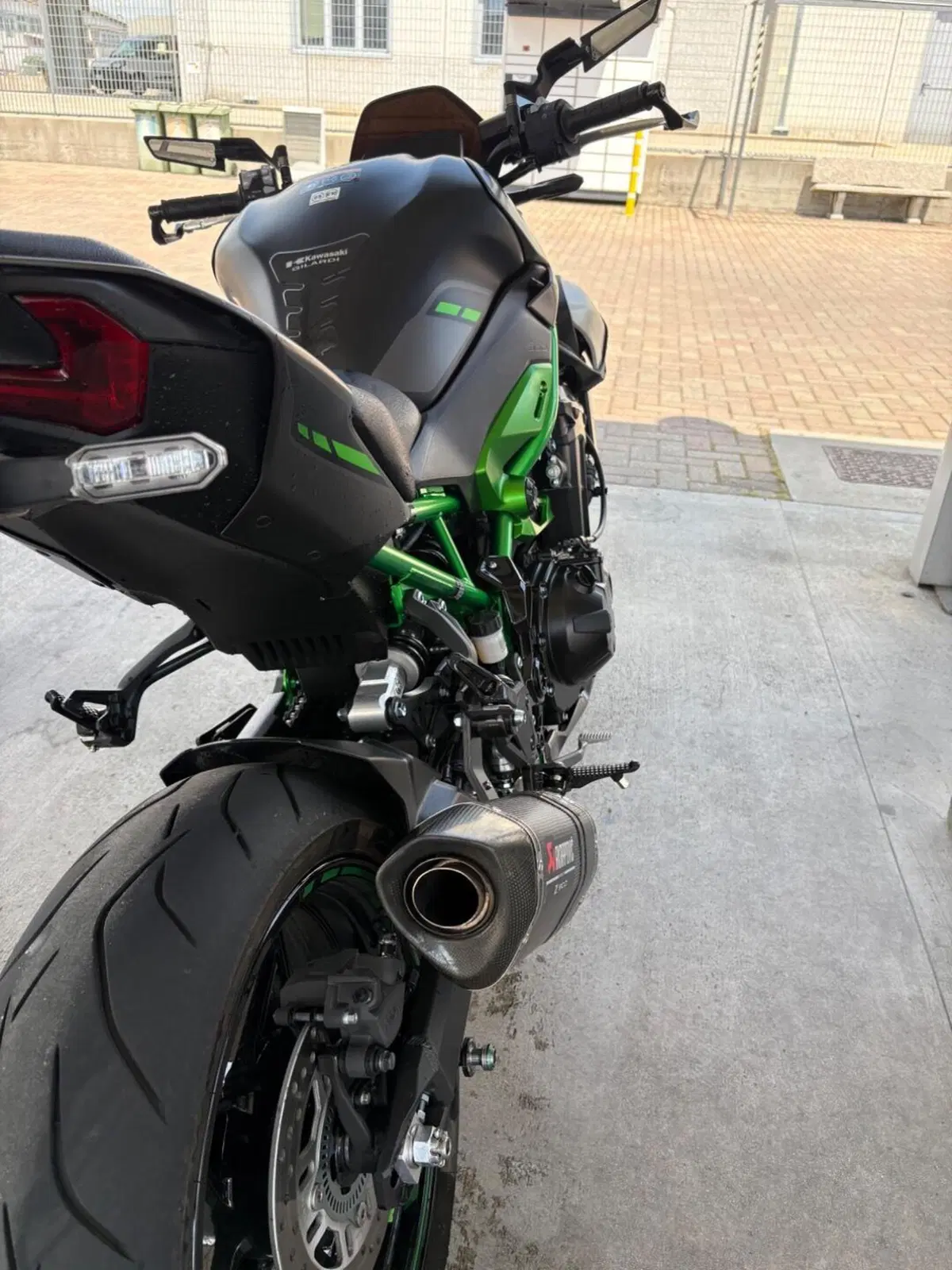 Kawasaki Z 900 Performance (2025 - 26) (4)