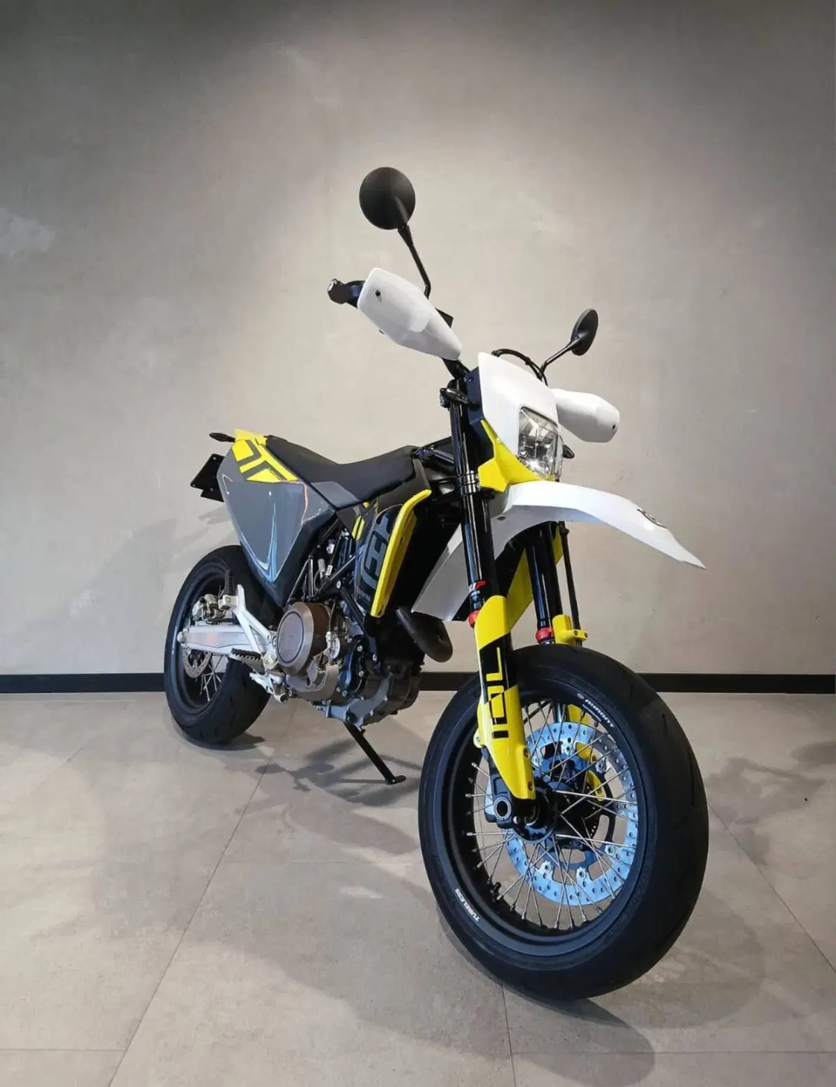 Husqvarna 701 Supermoto (2023 - 25) (2)