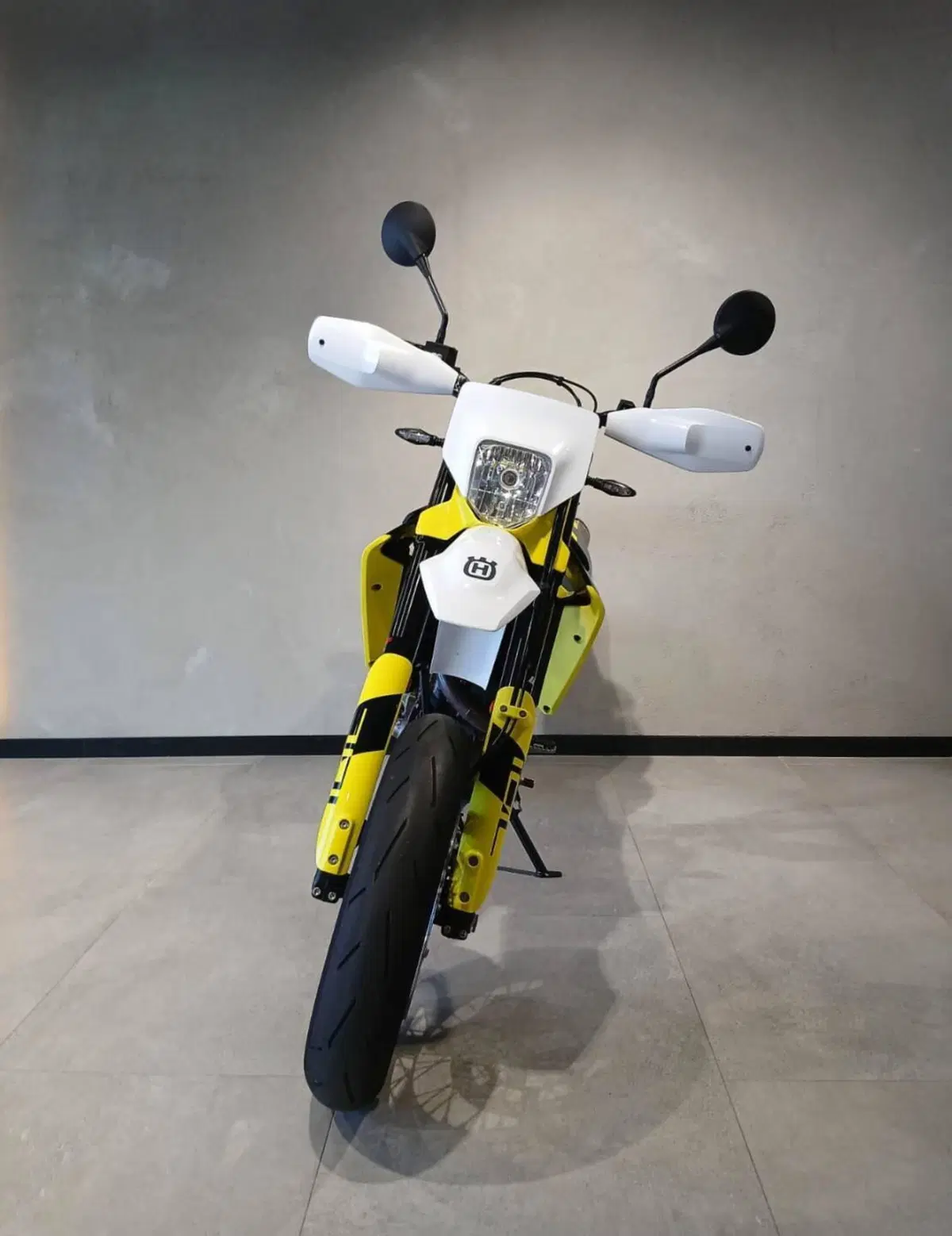 Husqvarna 701 Supermoto (2023 - 25) (3)