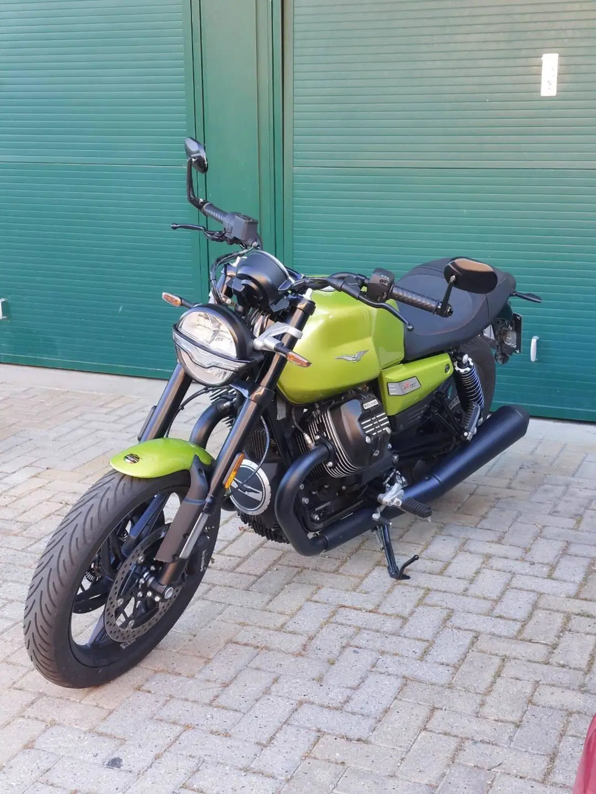 Moto Guzzi V7 Sport (2025 - 26) (2)