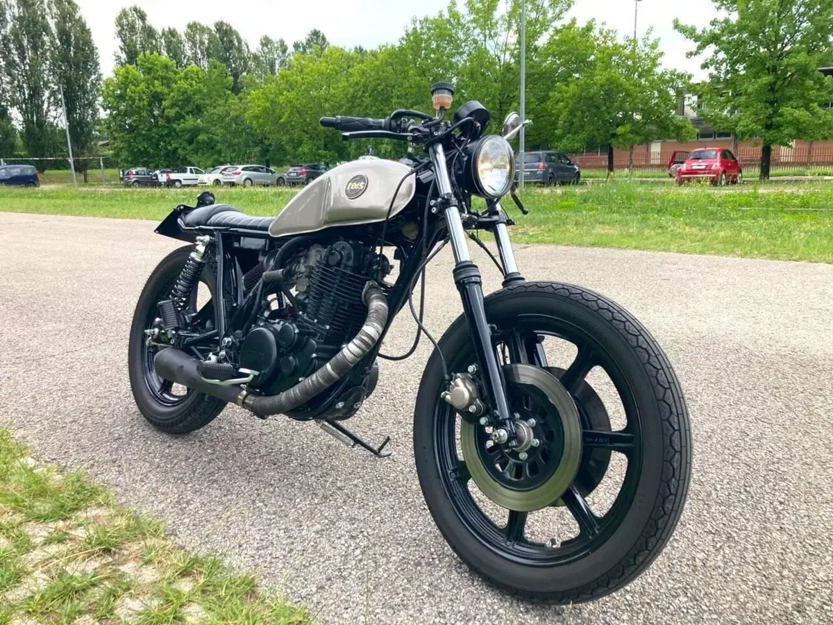 Yamaha SR 500 (2)