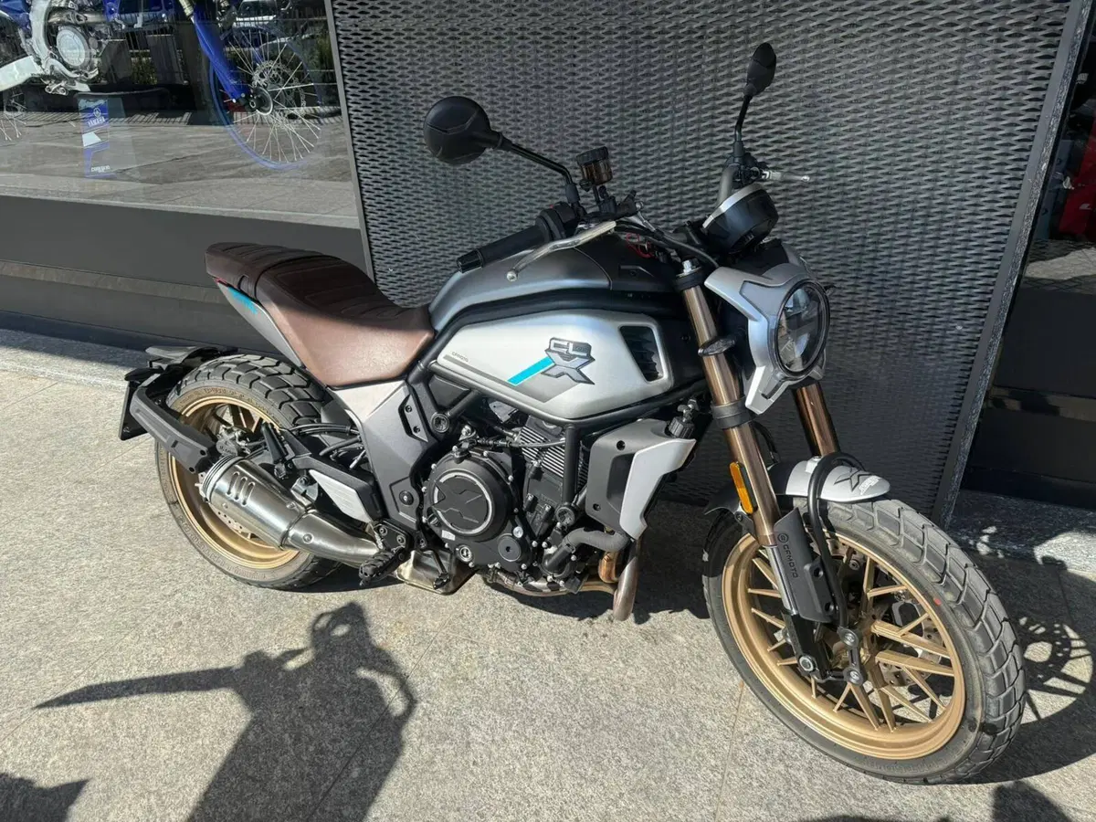 CFMOTO 700CL-X Heritage (2021 - 26) (2)