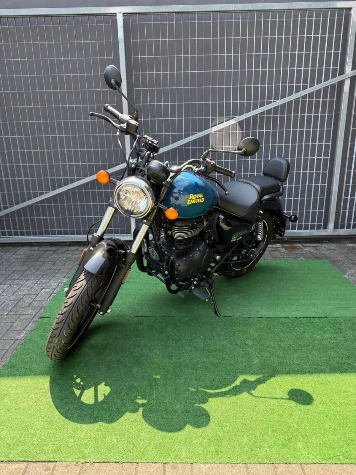 Royal Enfield Meteor 350 (2021 - 26) (3)