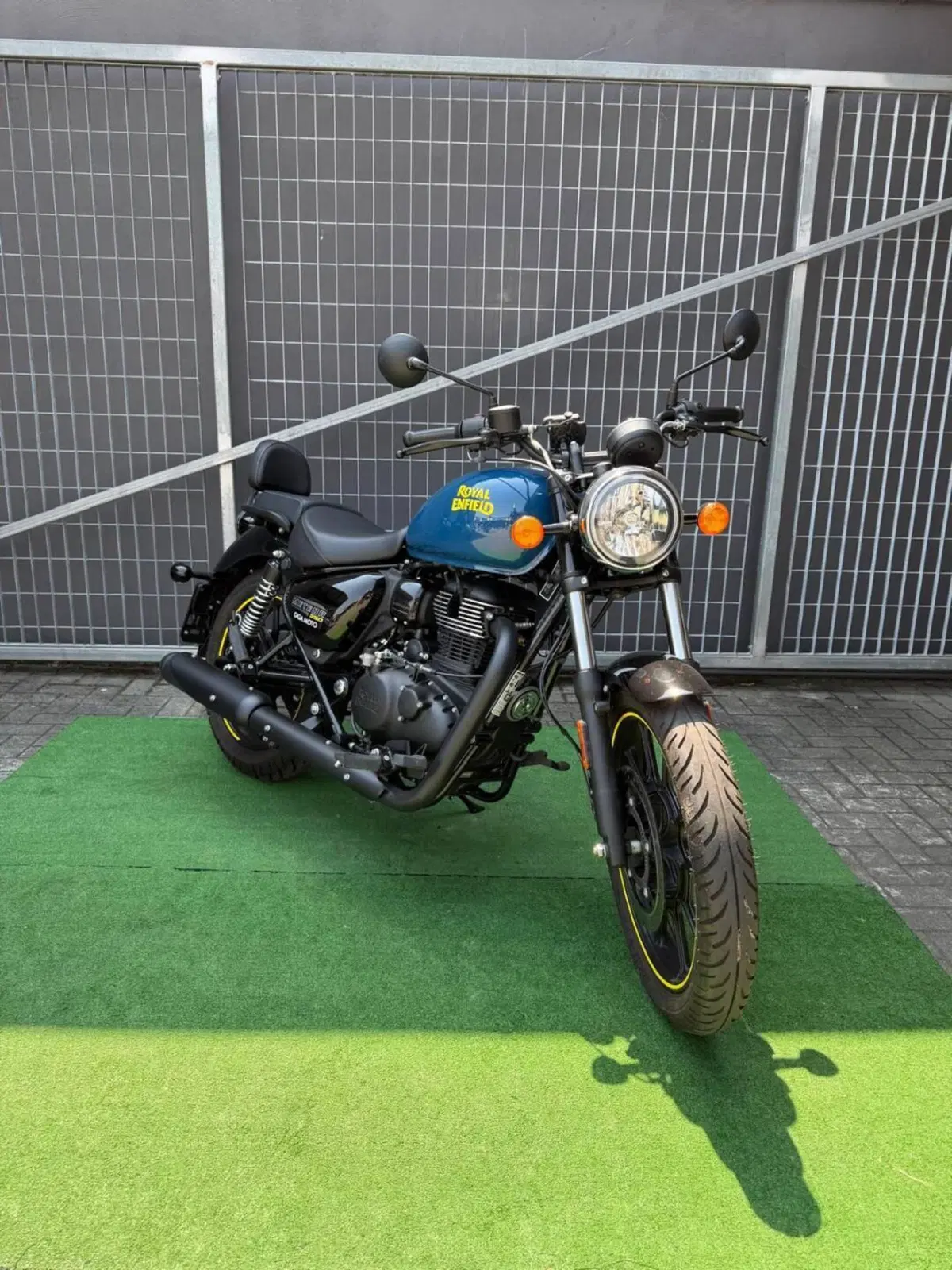 Royal Enfield Meteor 350 (2021 - 26) (5)