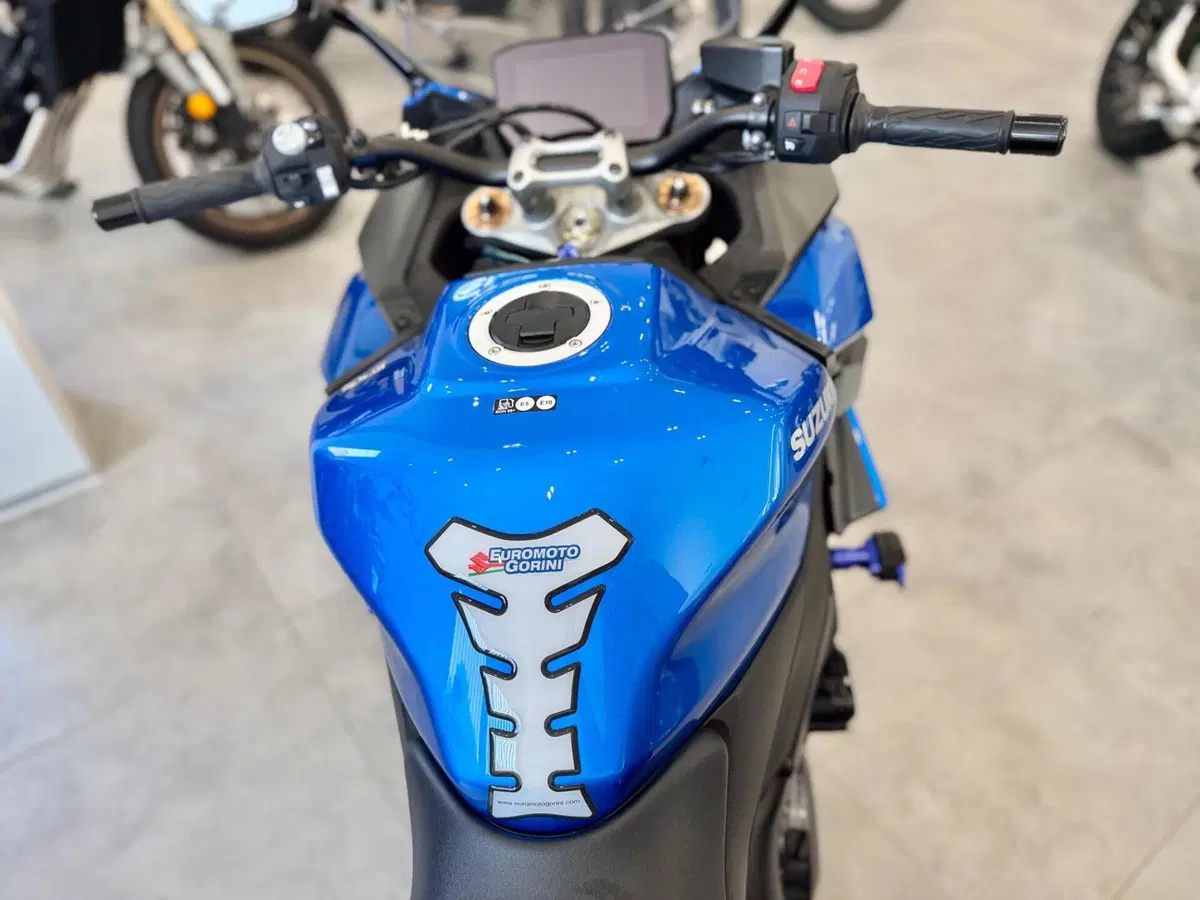 Suzuki GSX-S1000GT (2022 - 24) (7)