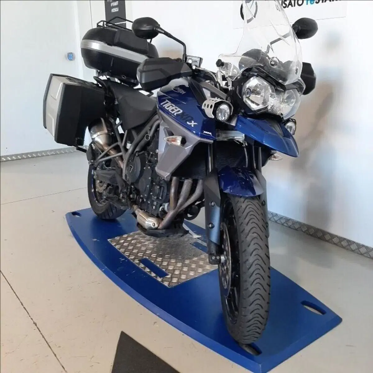 Triumph Tiger 800 XRx (2015 - 17) (2)