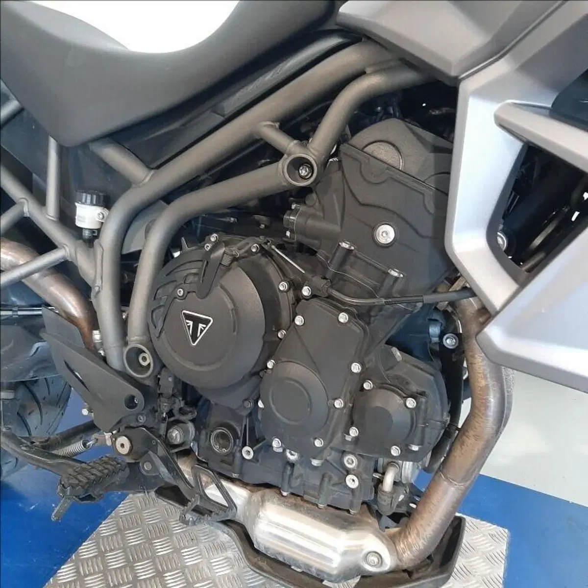 Triumph Tiger 800 XRx (2015 - 17) (7)