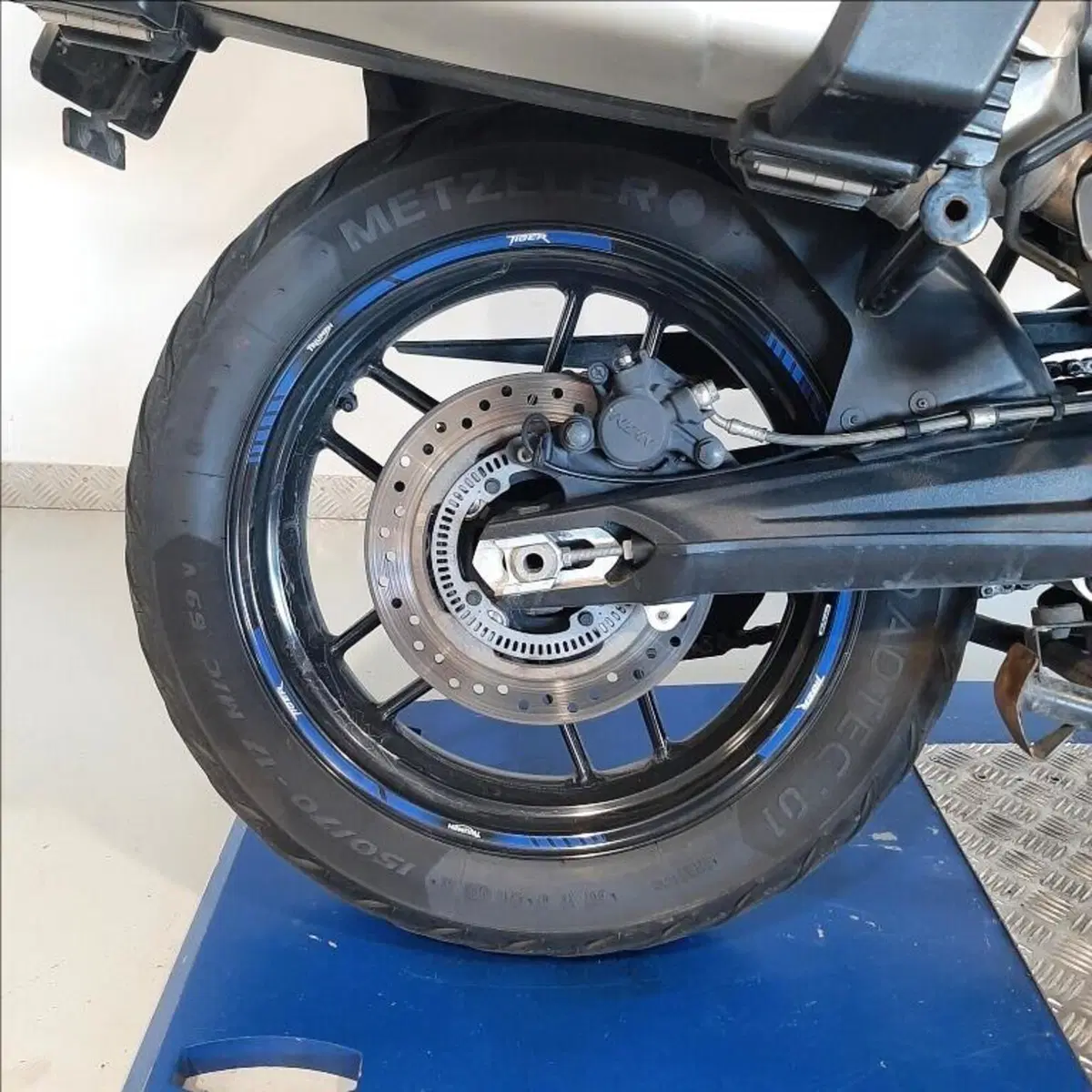 Triumph Tiger 800 XRx (2015 - 17) (10)