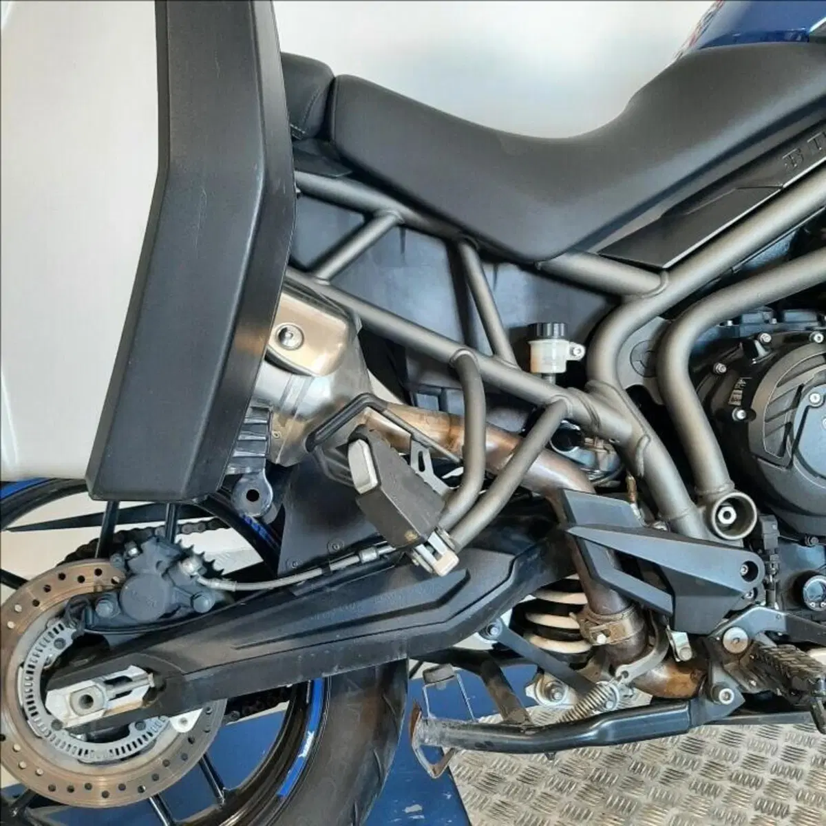 Triumph Tiger 800 XRx (2015 - 17) (11)