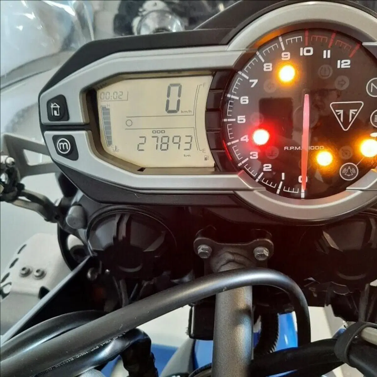 Triumph Tiger 800 XRx (2015 - 17) (14)