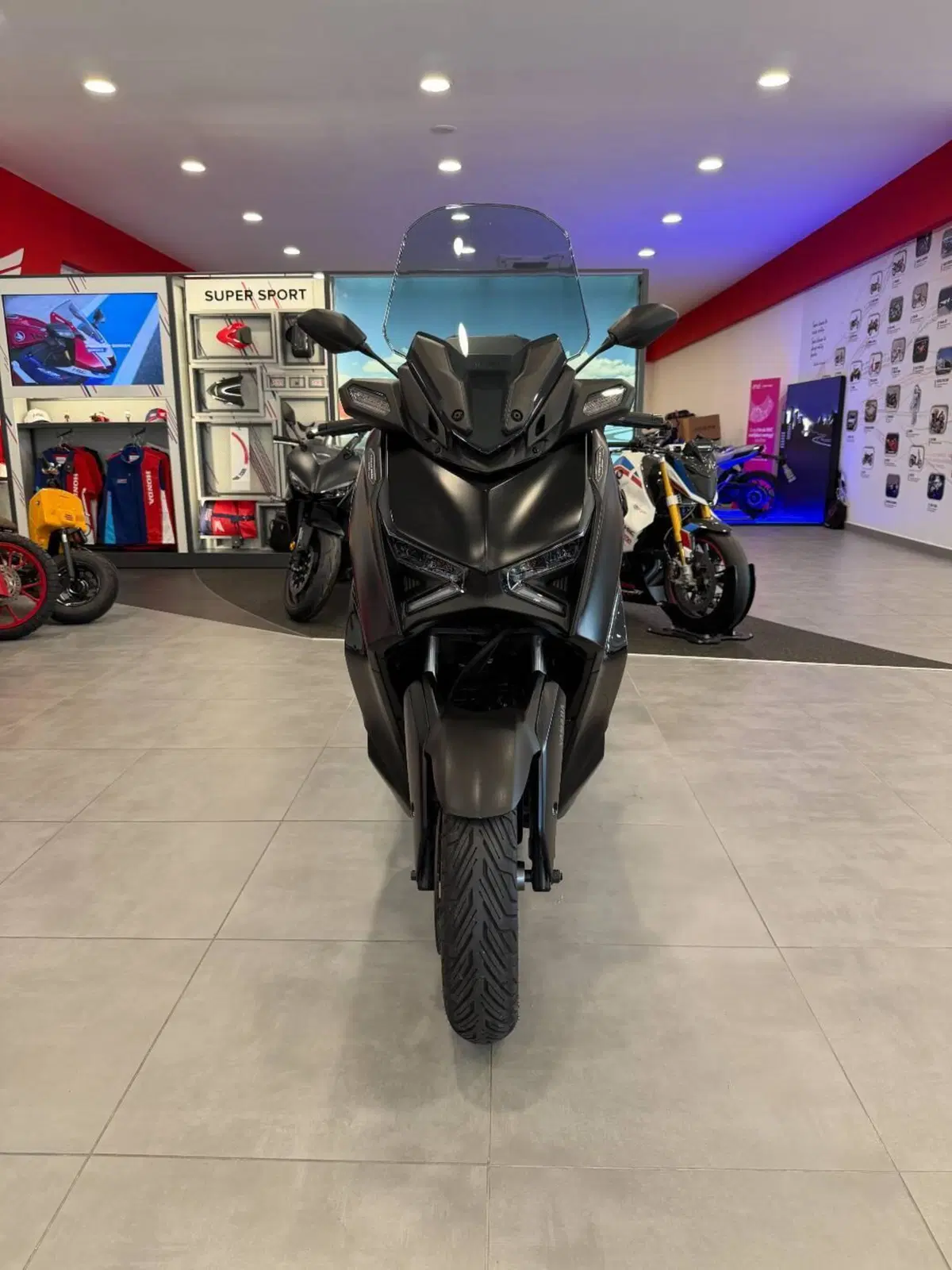 Yamaha X-Max 300 Tech Max (2021 - 24) (4)