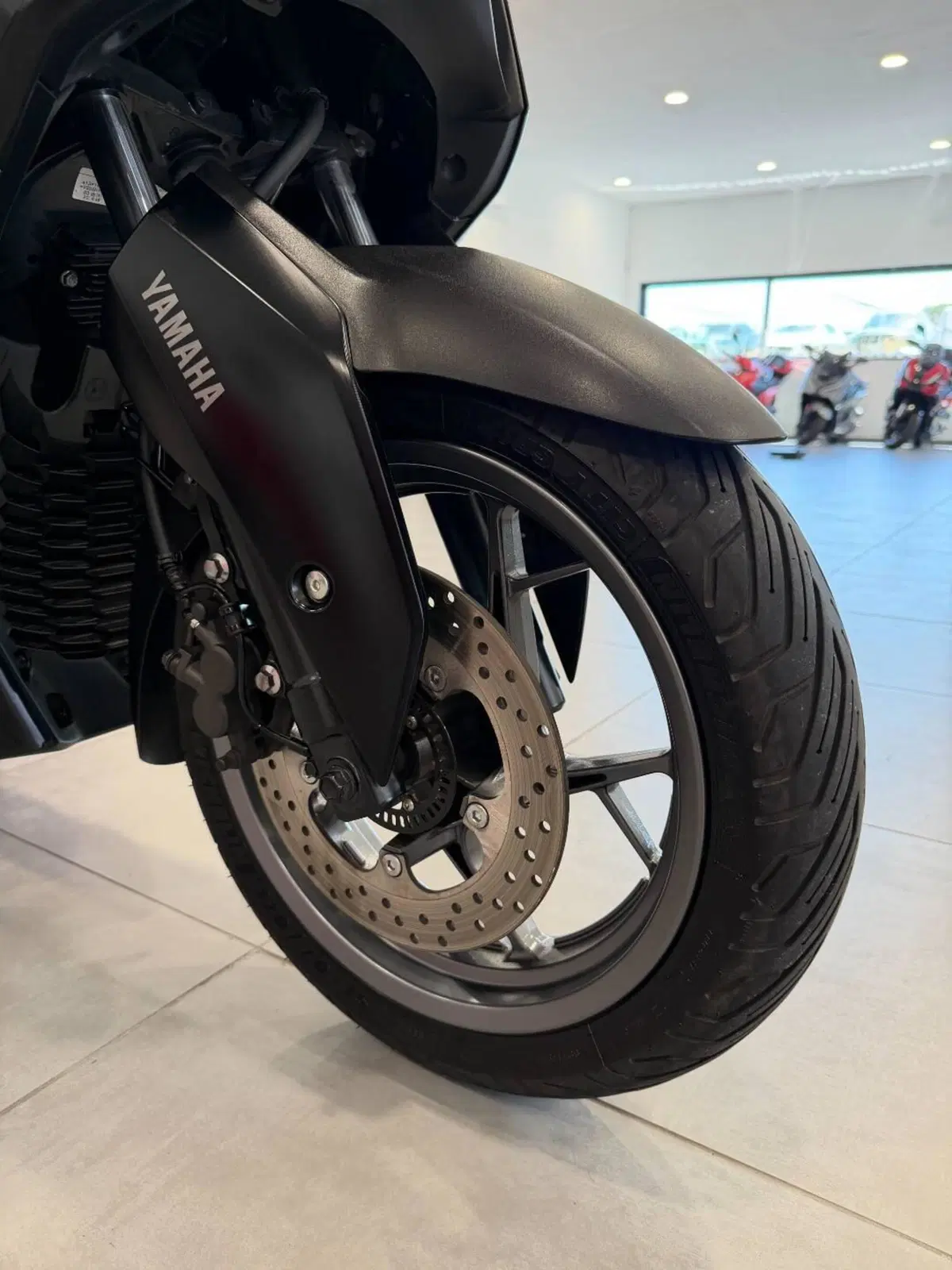Yamaha X-Max 300 Tech Max (2021 - 24) (13)