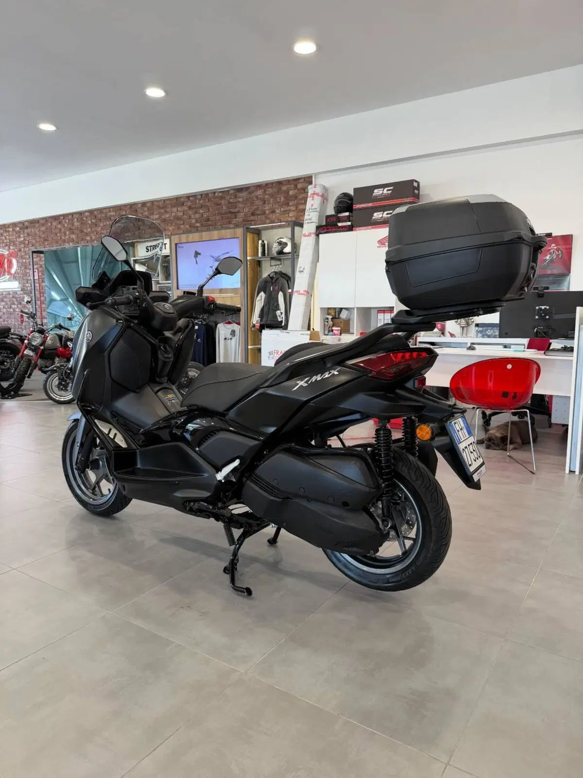 Yamaha X-Max 300 Tech Max (2021 - 24) (3)