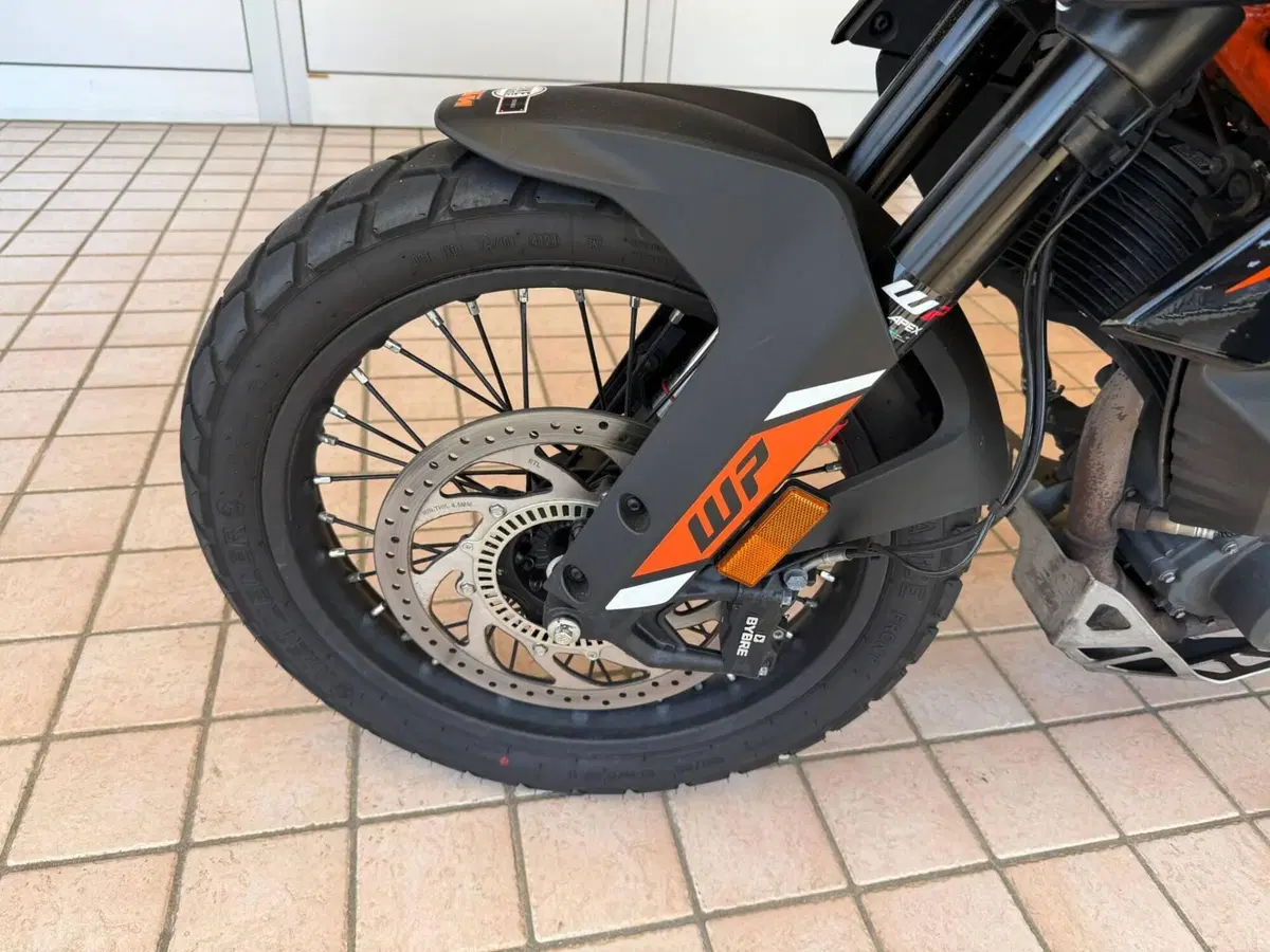 KTM 390 Adventure SW "Spooked Wheels" (2023 - 24) (9)