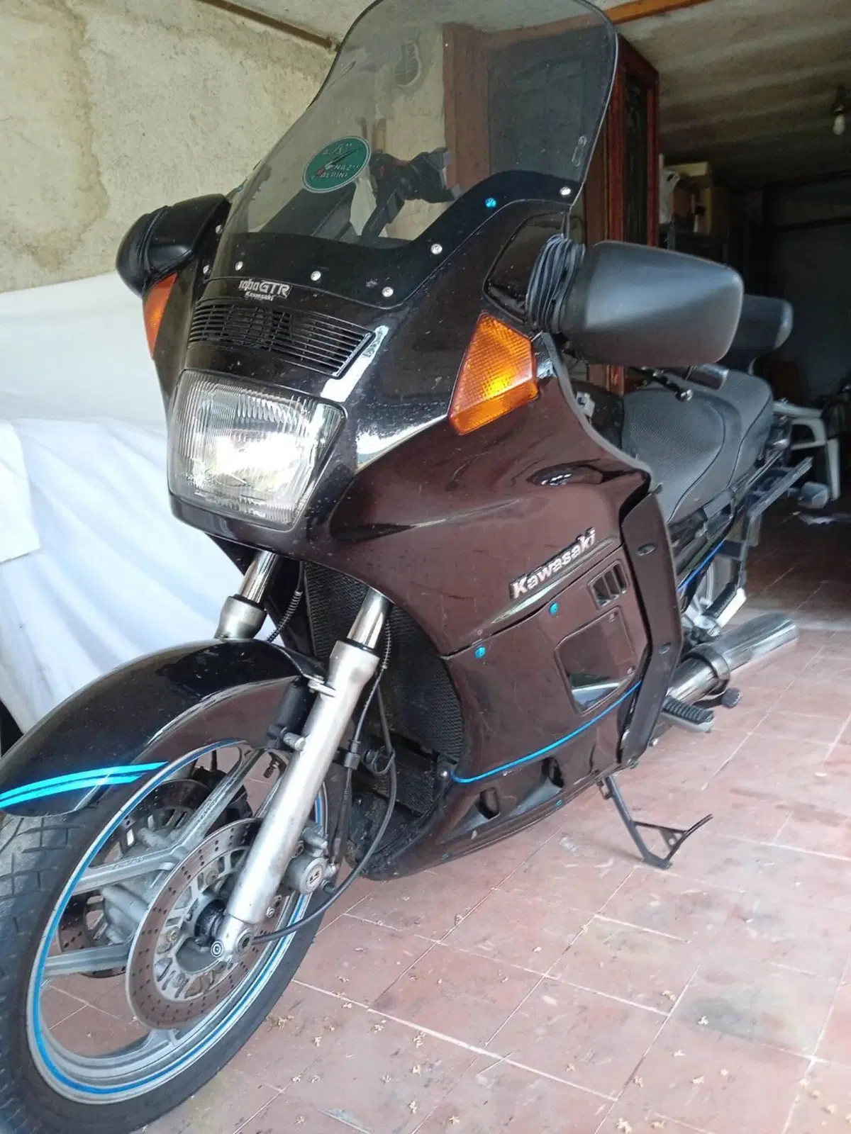 Kawasaki Gtr1000 (3)