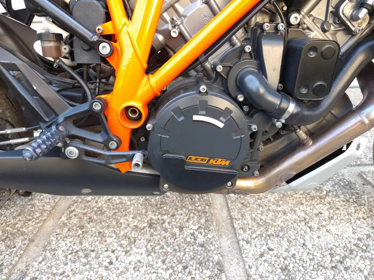KTM 1290 Super Duke GT ABS (2016 - 18) (7)