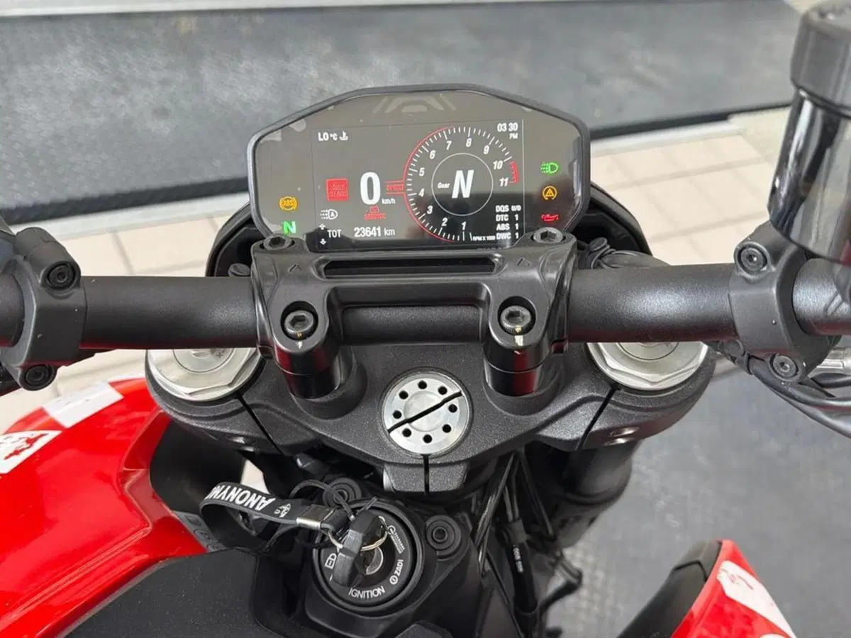 Ducati Hypermotard 950 RVE (2020) (7)