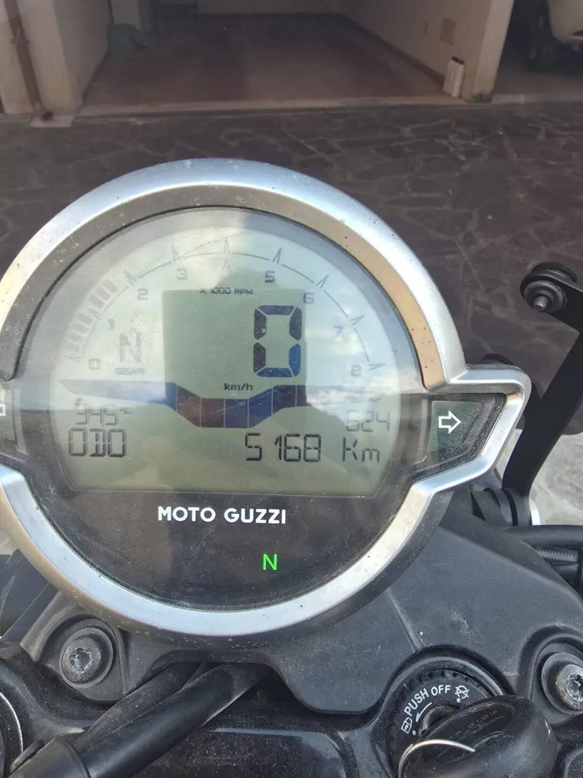 Moto Guzzi V7 Stone Special Edition (2022 - 25) (3)
