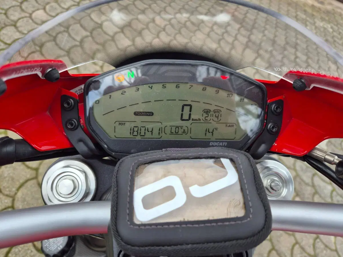 Ducati Monster 821 Stripe ABS (2015 - 17) (5)