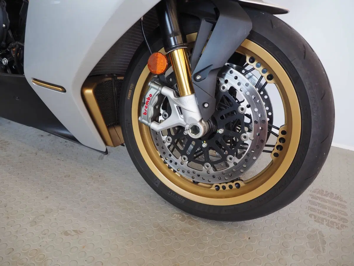 MV Agusta Superveloce 800 S (2021 - 25) (4)