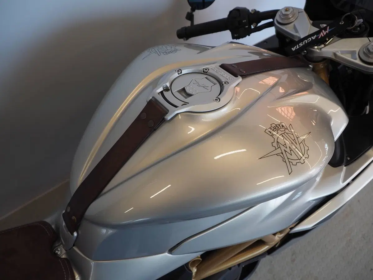 MV Agusta Superveloce 800 S (2021 - 25) (7)