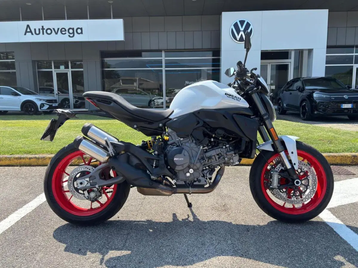 Ducati Monster 890 + (2026)