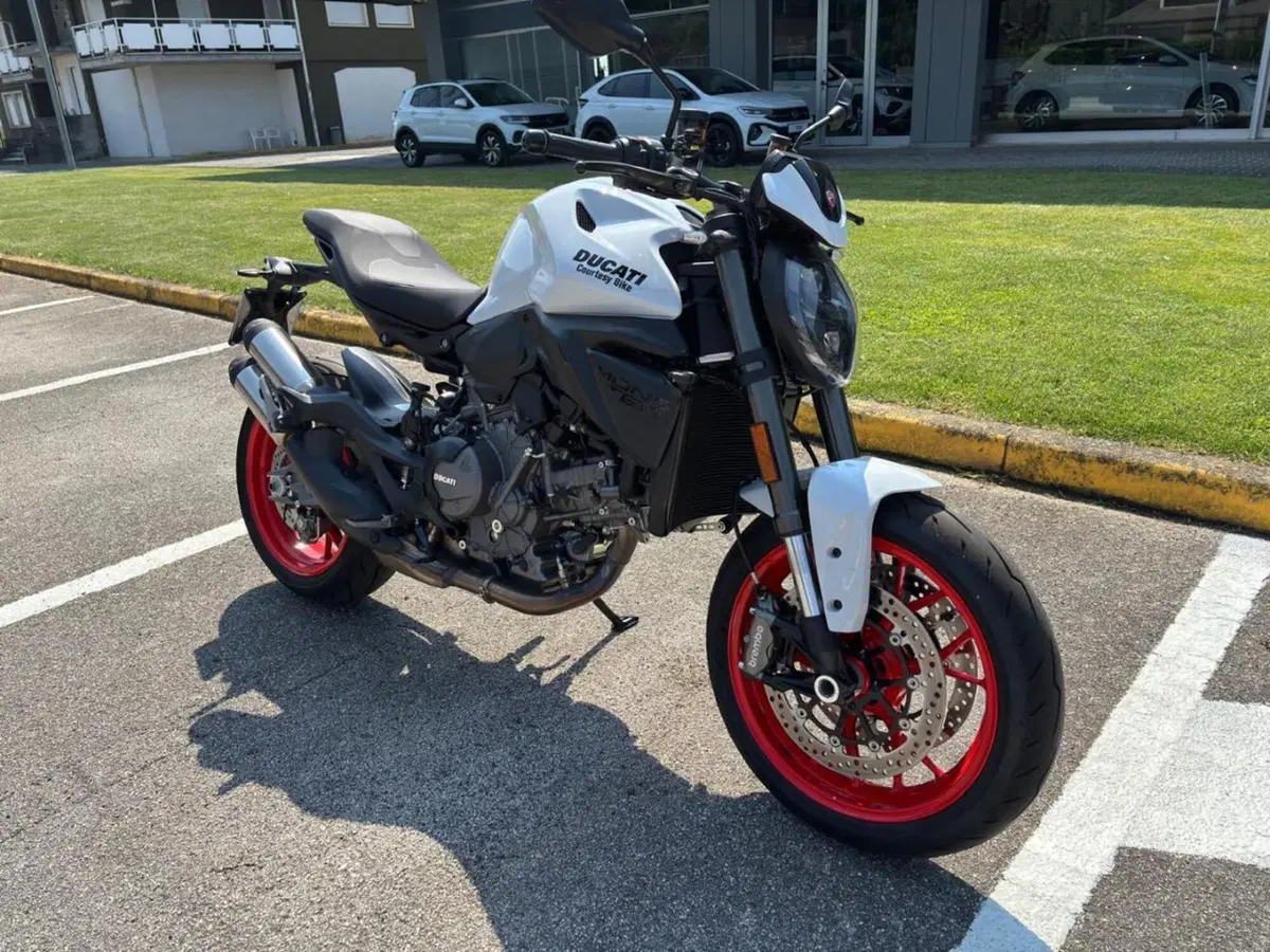 Ducati Monster 890 + (2026) (2)