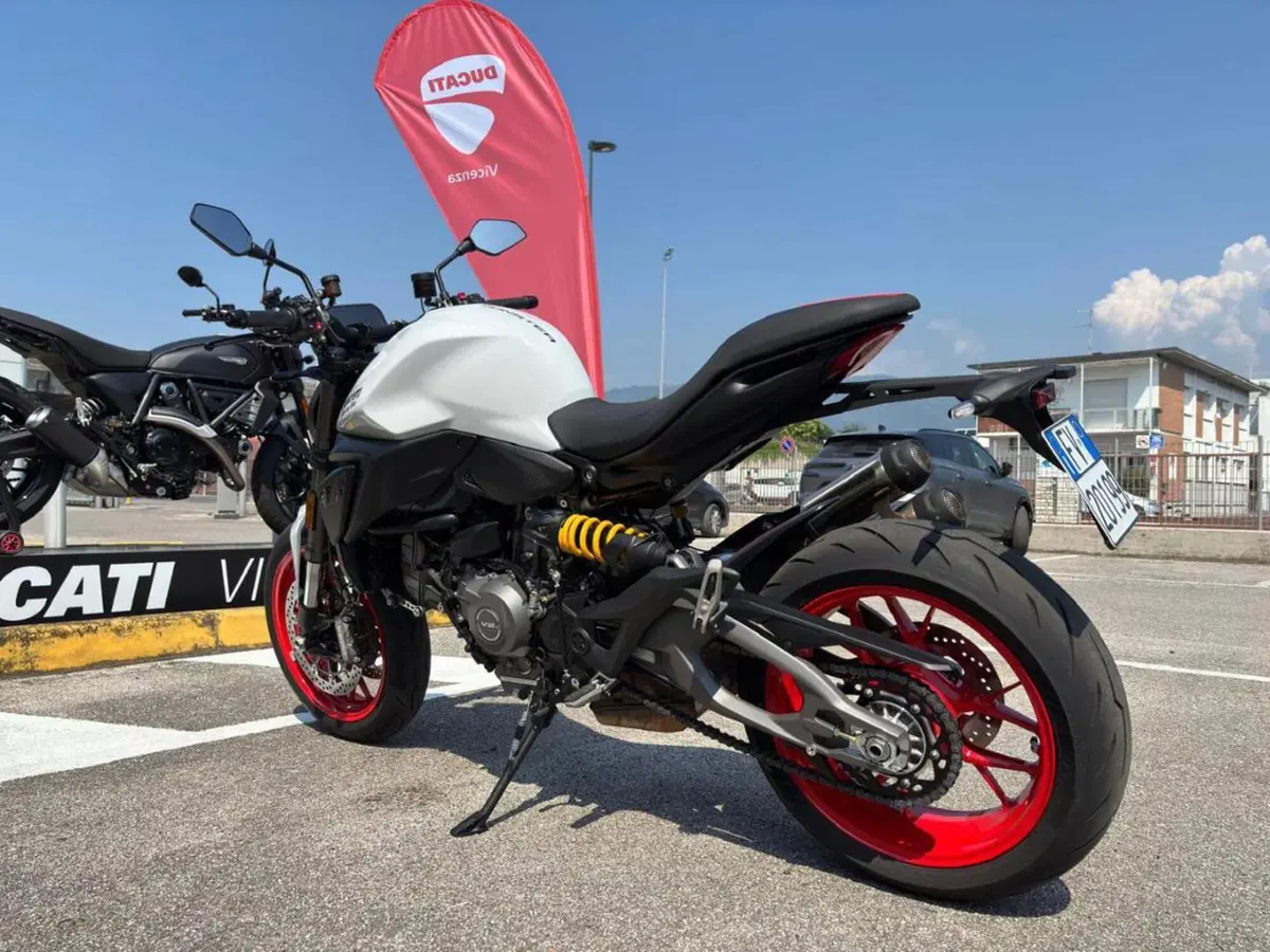 Ducati Monster 890 + (2026) (6)
