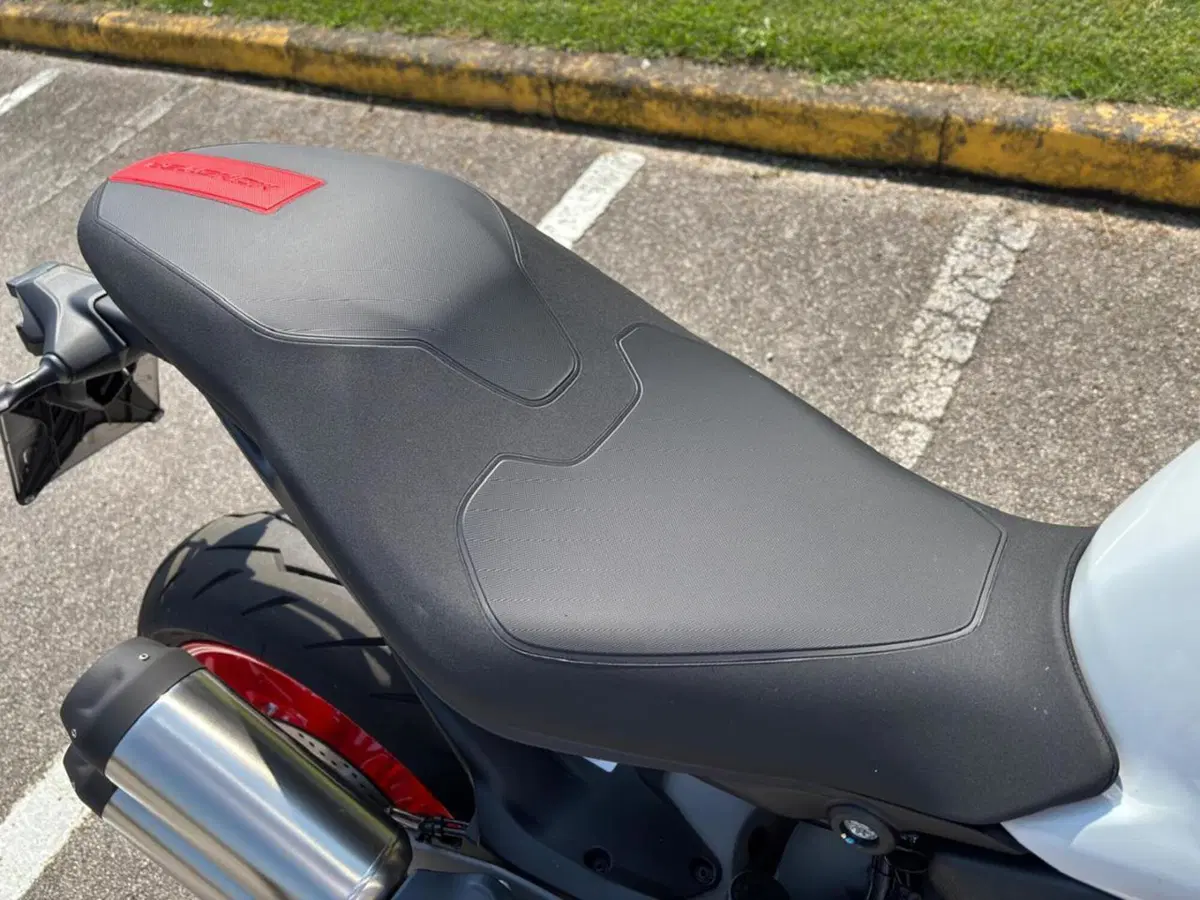 Ducati Monster 890 + (2026) (12)