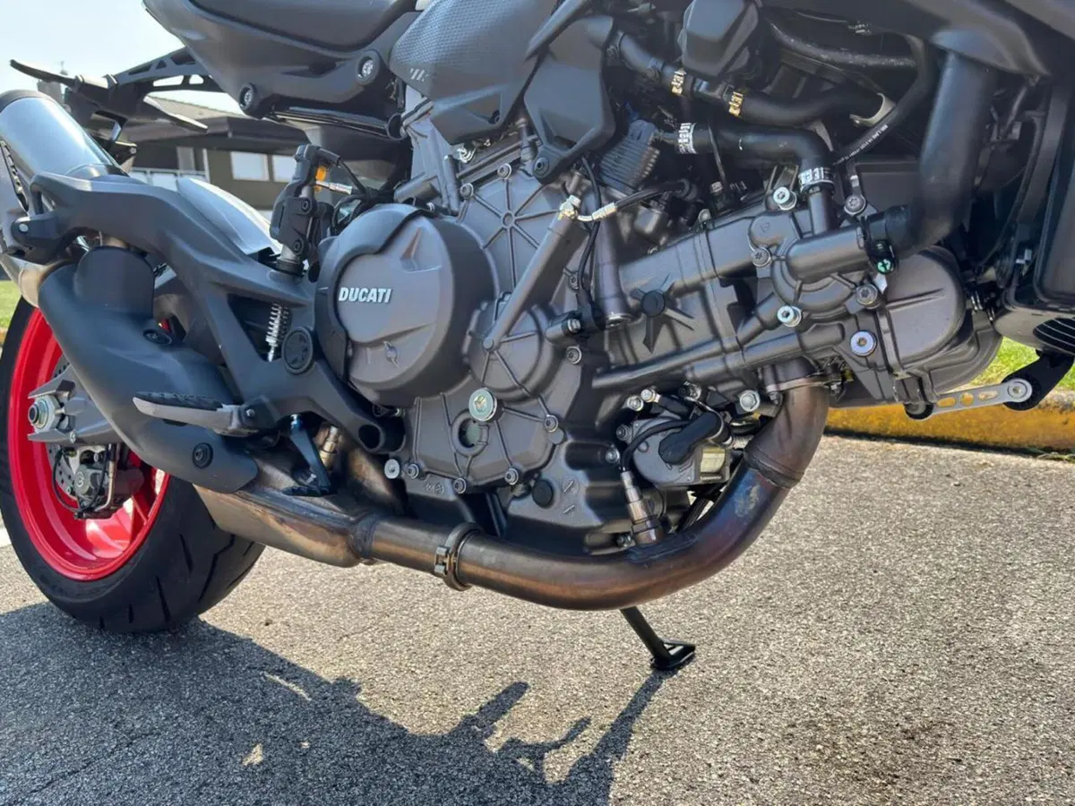 Ducati Monster 890 + (2026) (9)