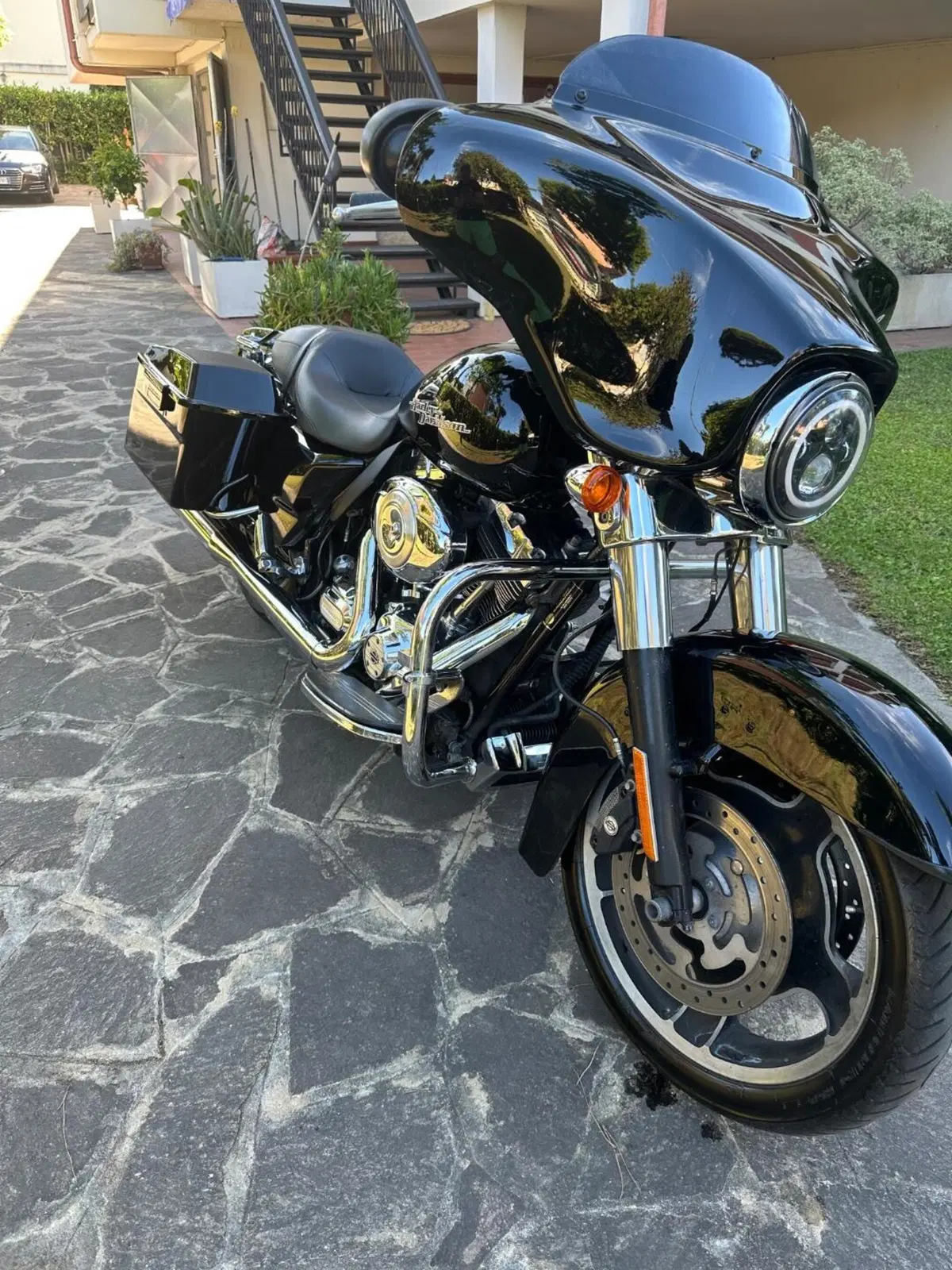 Harley-Davidson 1690 Street Glide (2011 - 13) - FLHX (3)