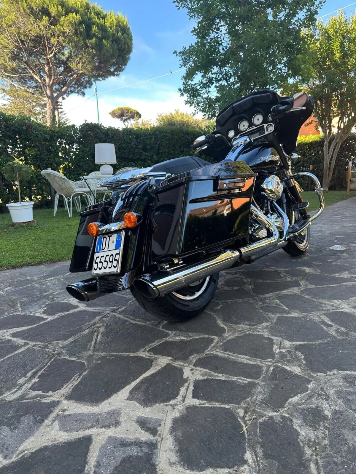 Harley-Davidson 1690 Street Glide (2011 - 13) - FLHX (4)