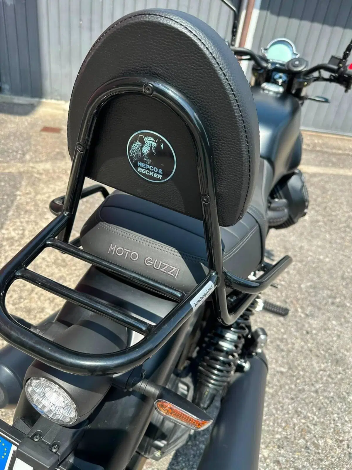 Moto Guzzi V7 Stone (2021 - 24) (2)