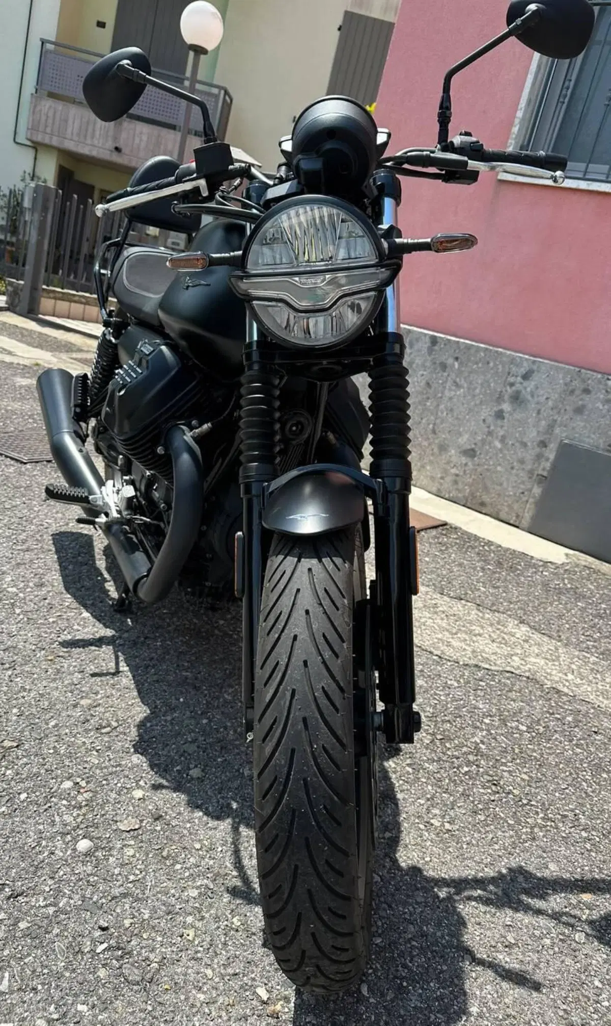 Moto Guzzi V7 Stone (2021 - 24) (12)
