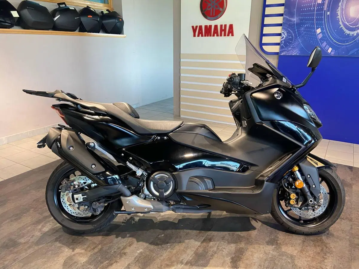 Yamaha T-Max 560 Tech Max (2022 - 24) (2)