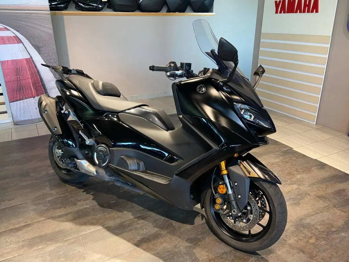 Yamaha T-Max 560 Tech Max (2022 - 24) (3)