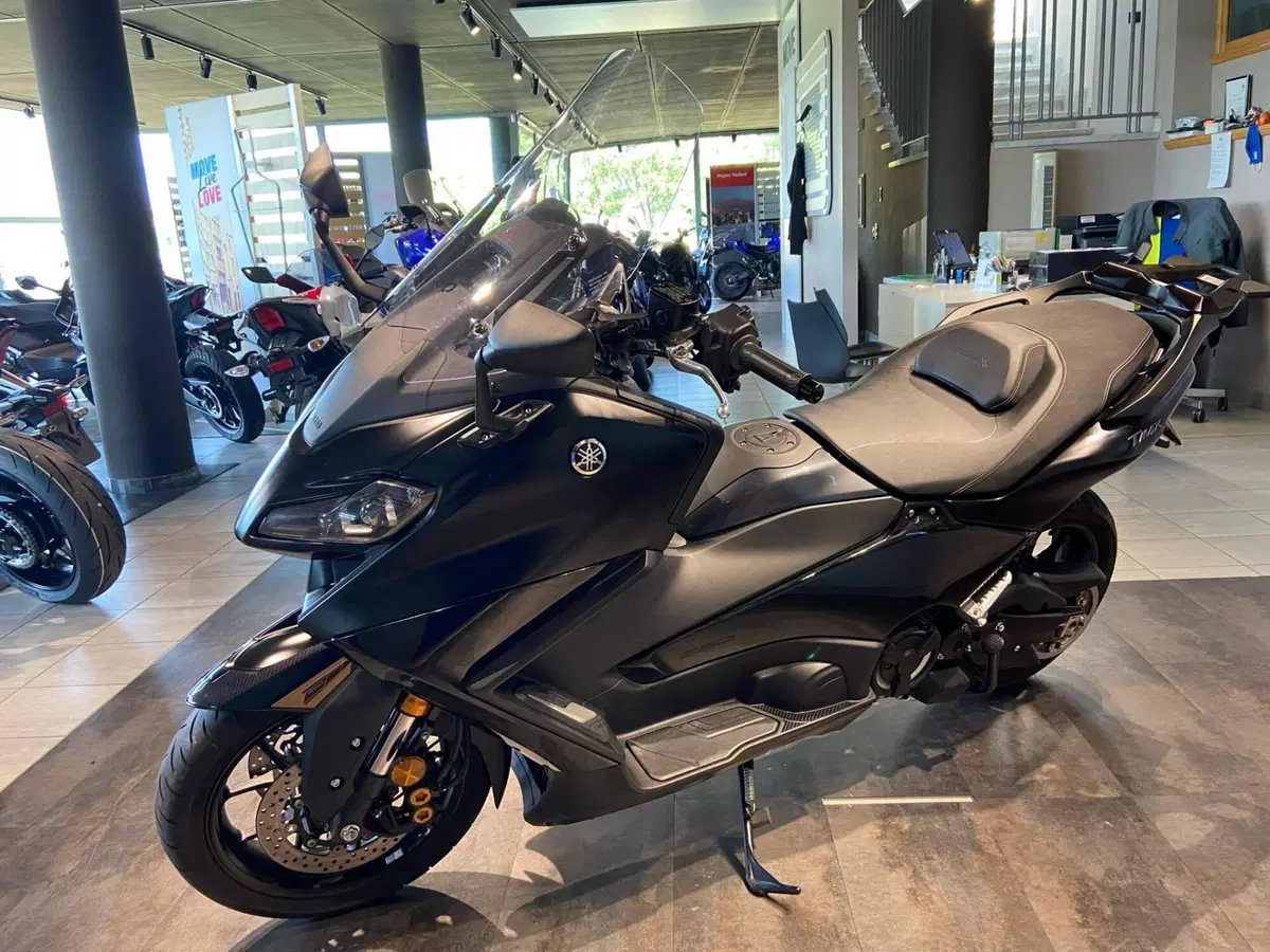 Yamaha T-Max 560 Tech Max (2022 - 24) (5)