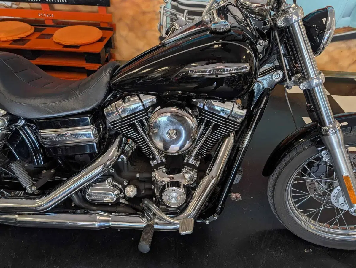 Harley-Davidson 1584 Super Glide Custom (2008 - 13) - FXDC (8)