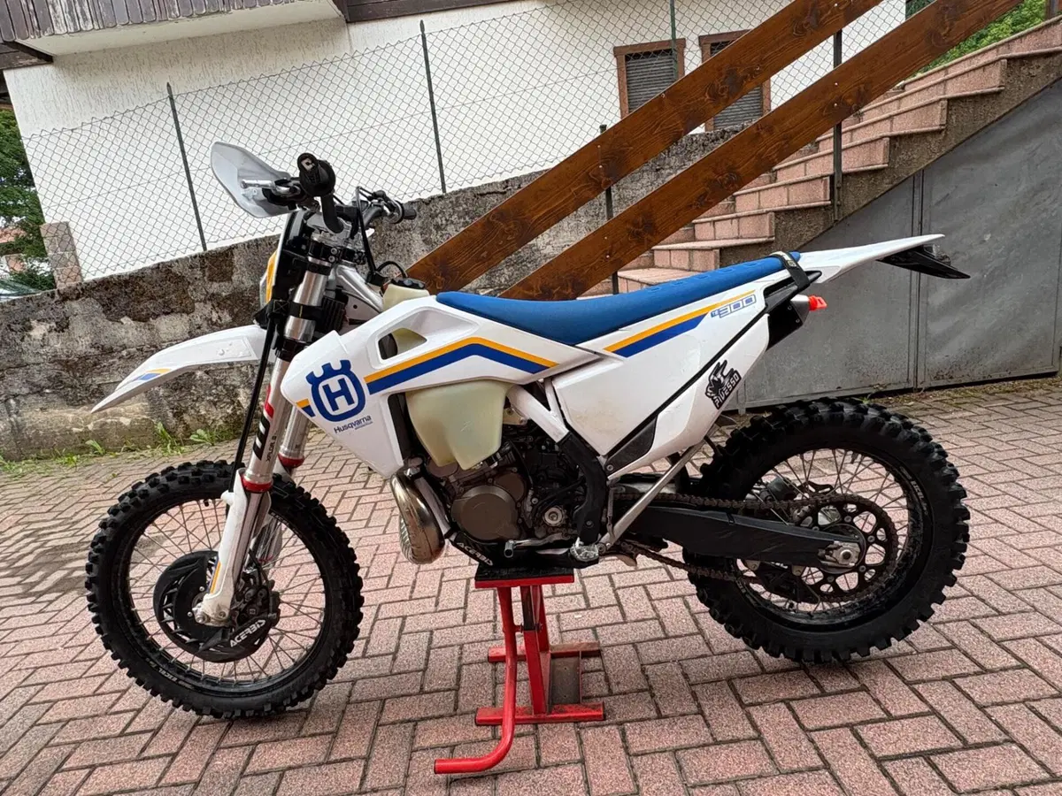 Husqvarna TE 300 Heritage (2023) (4)