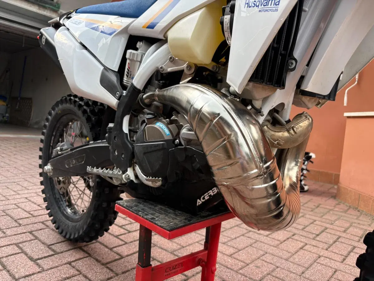 Husqvarna TE 300 Heritage (2023) (7)