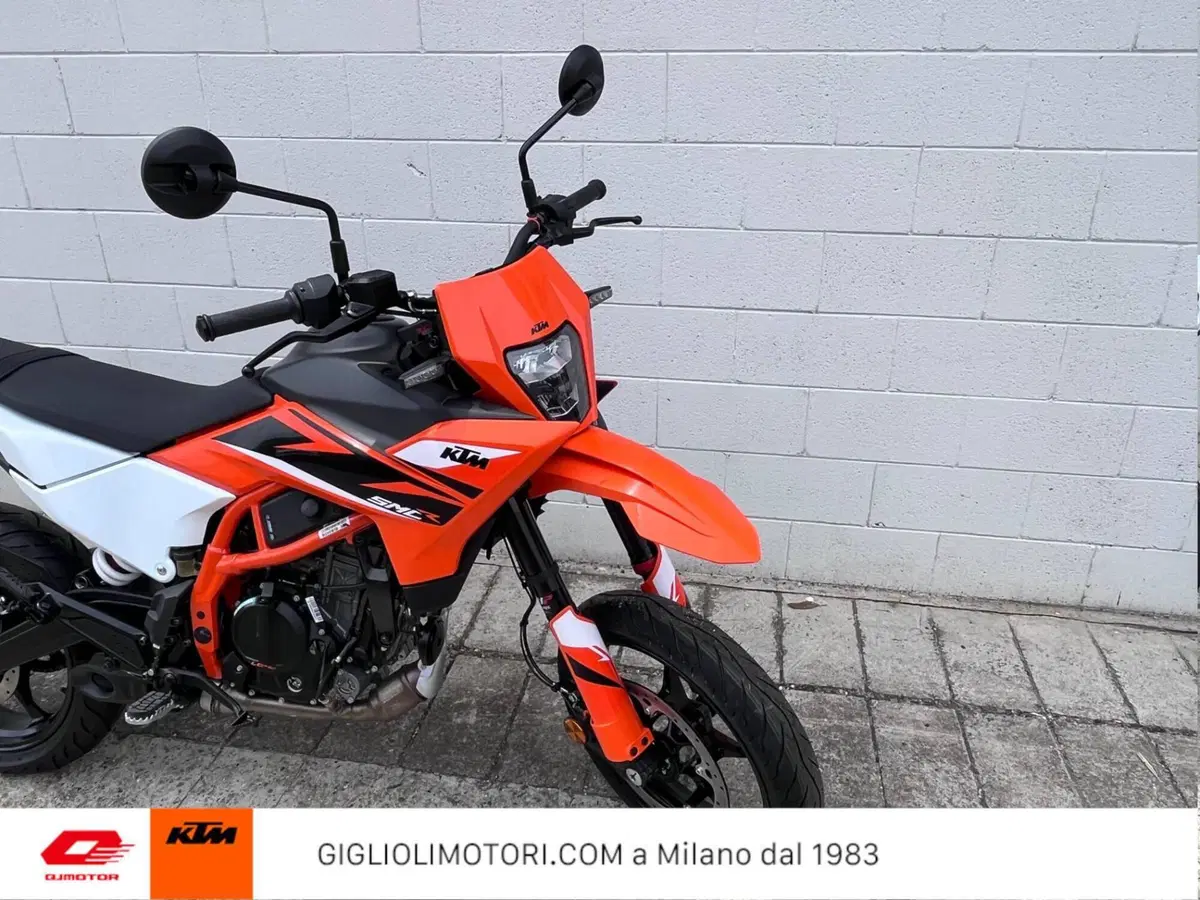 KTM 125 SMC R (2025 - 26) (3)