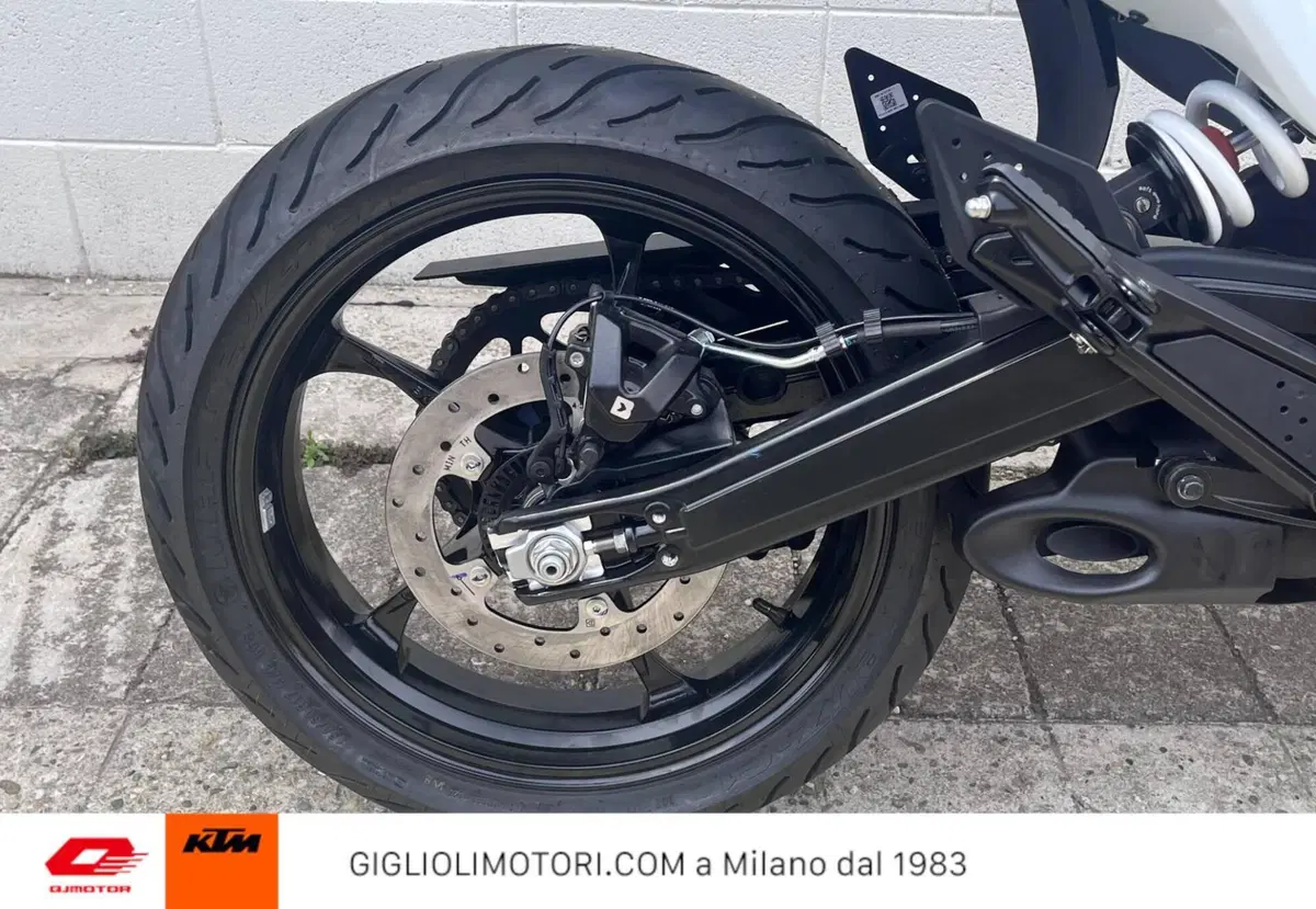 KTM 125 SMC R (2025 - 26) (8)