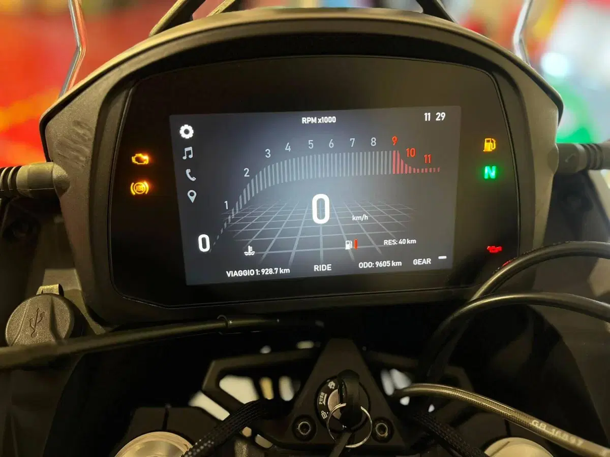 Moto Morini X-Cape 650 (2021 - 26) (3)