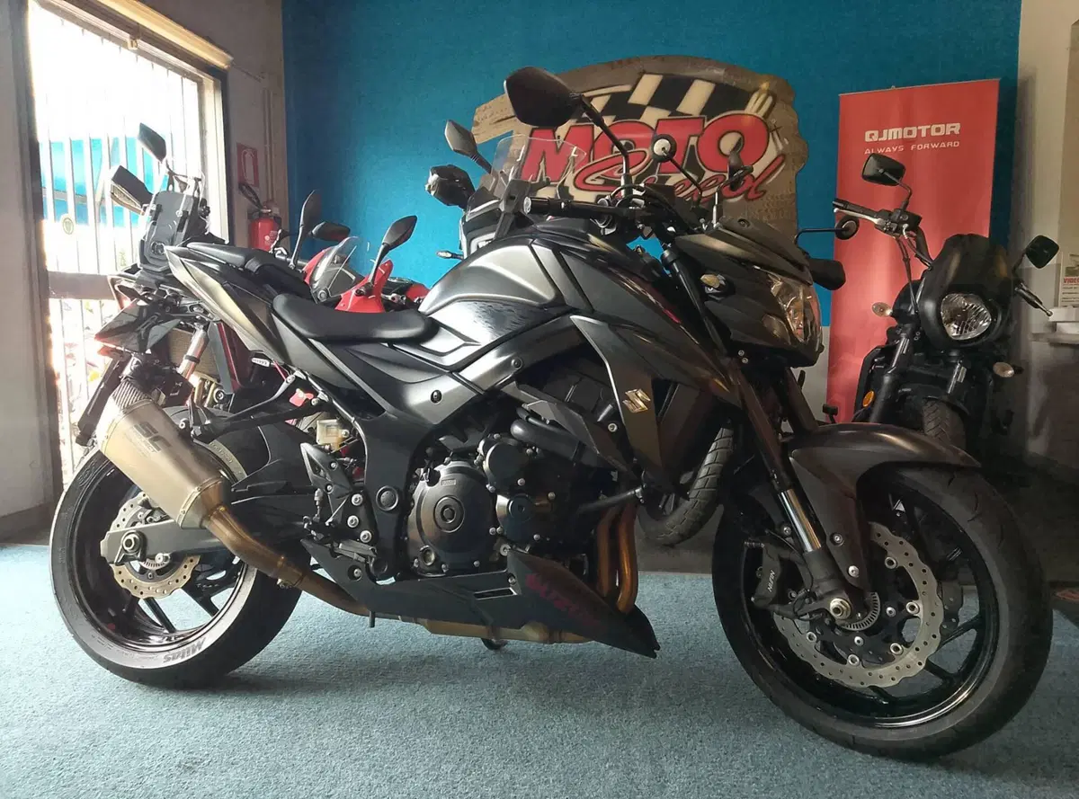 Suzuki GSX R 750 (2011 - 17) (3)