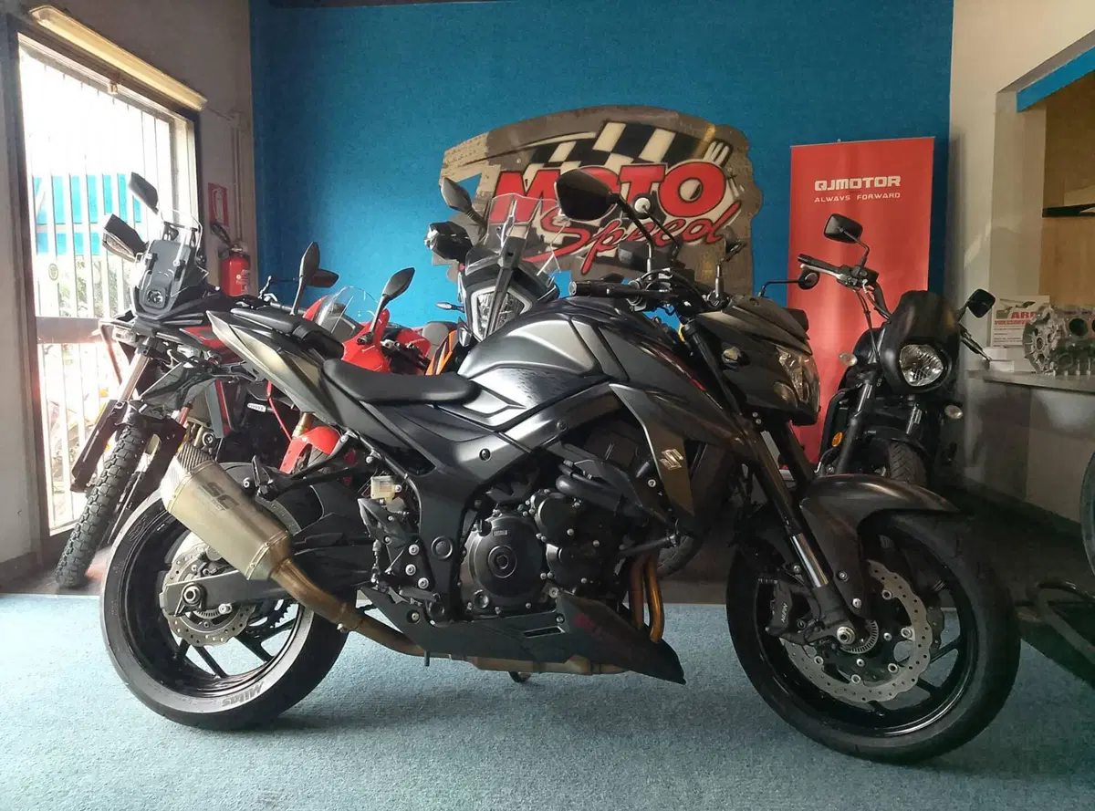 Suzuki GSX R 750 (2011 - 17) (2)