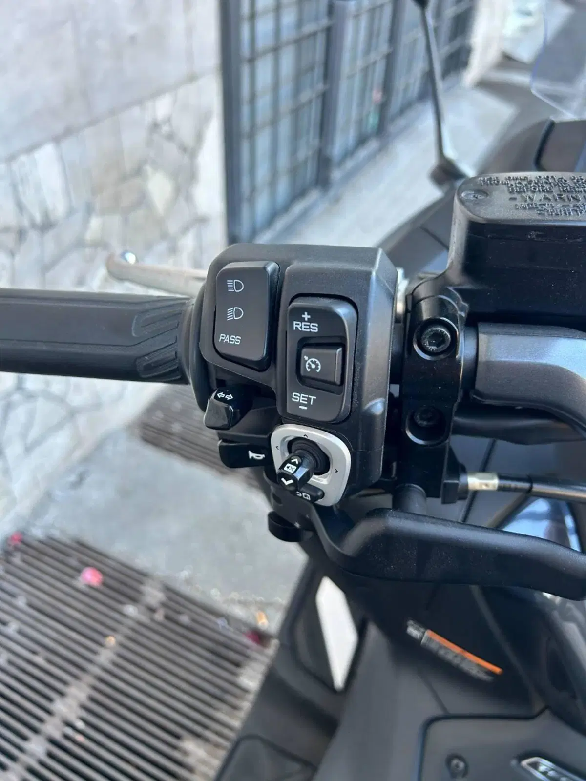 Yamaha T-Max 560 Tech Max (2022 - 24) (7)