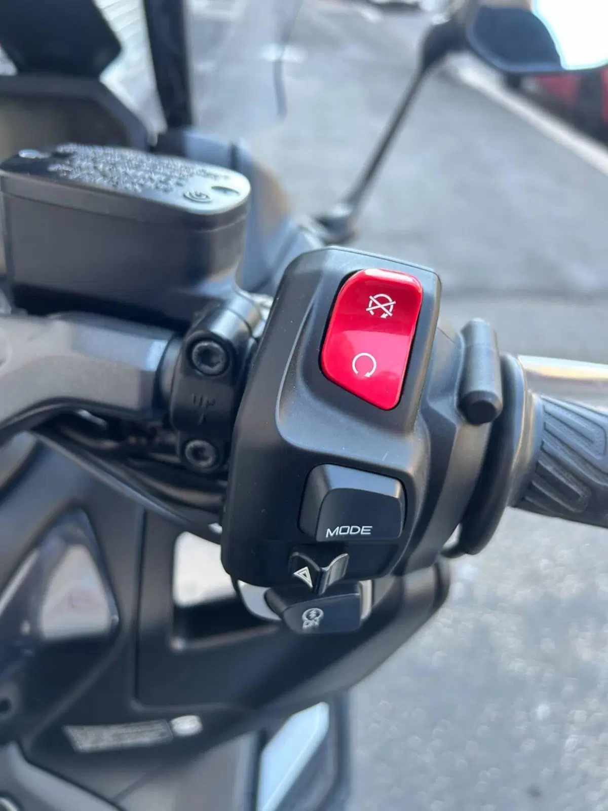 Yamaha T-Max 560 Tech Max (2022 - 24) (8)