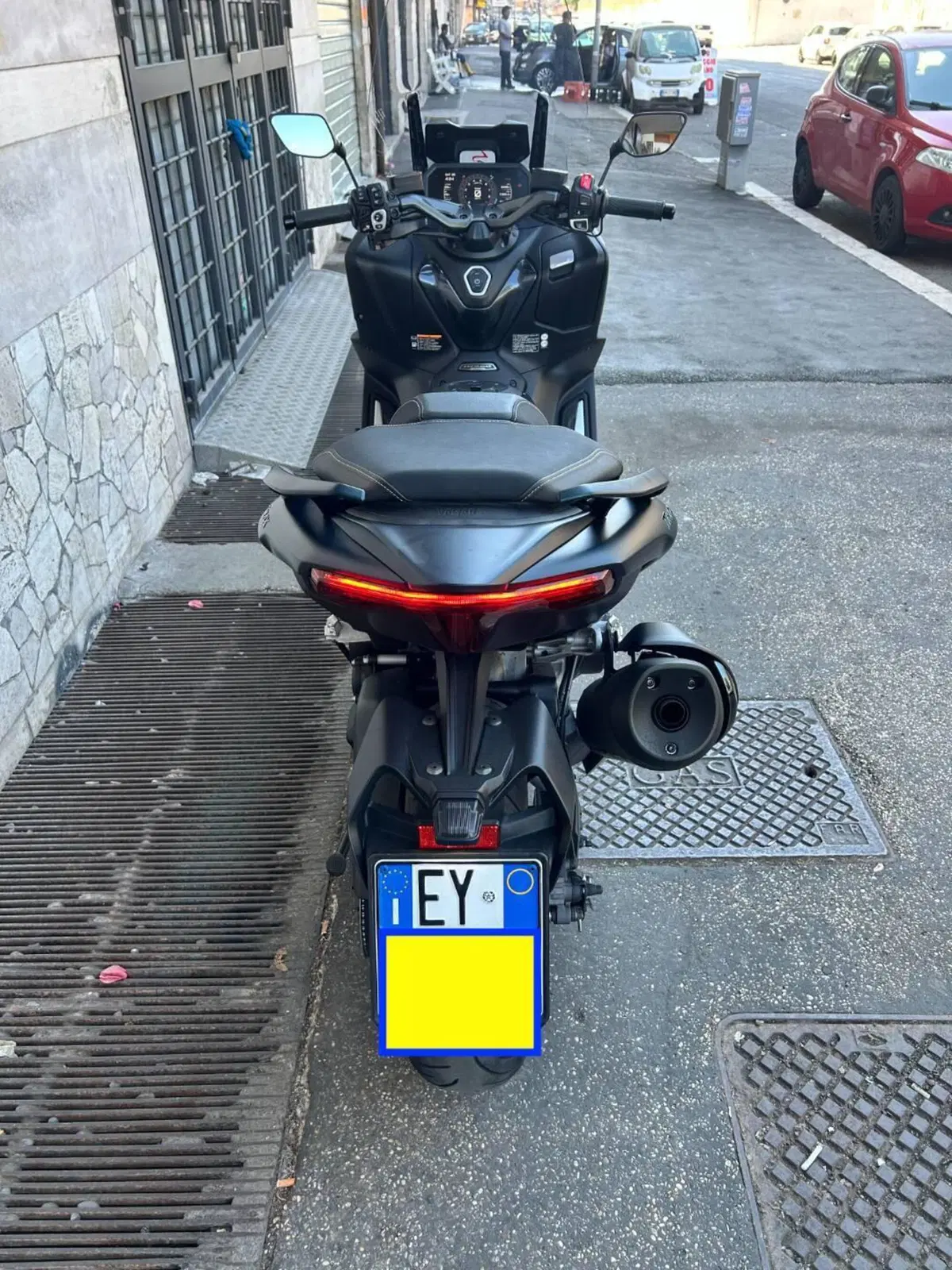 Yamaha T-Max 560 Tech Max (2022 - 24) (9)