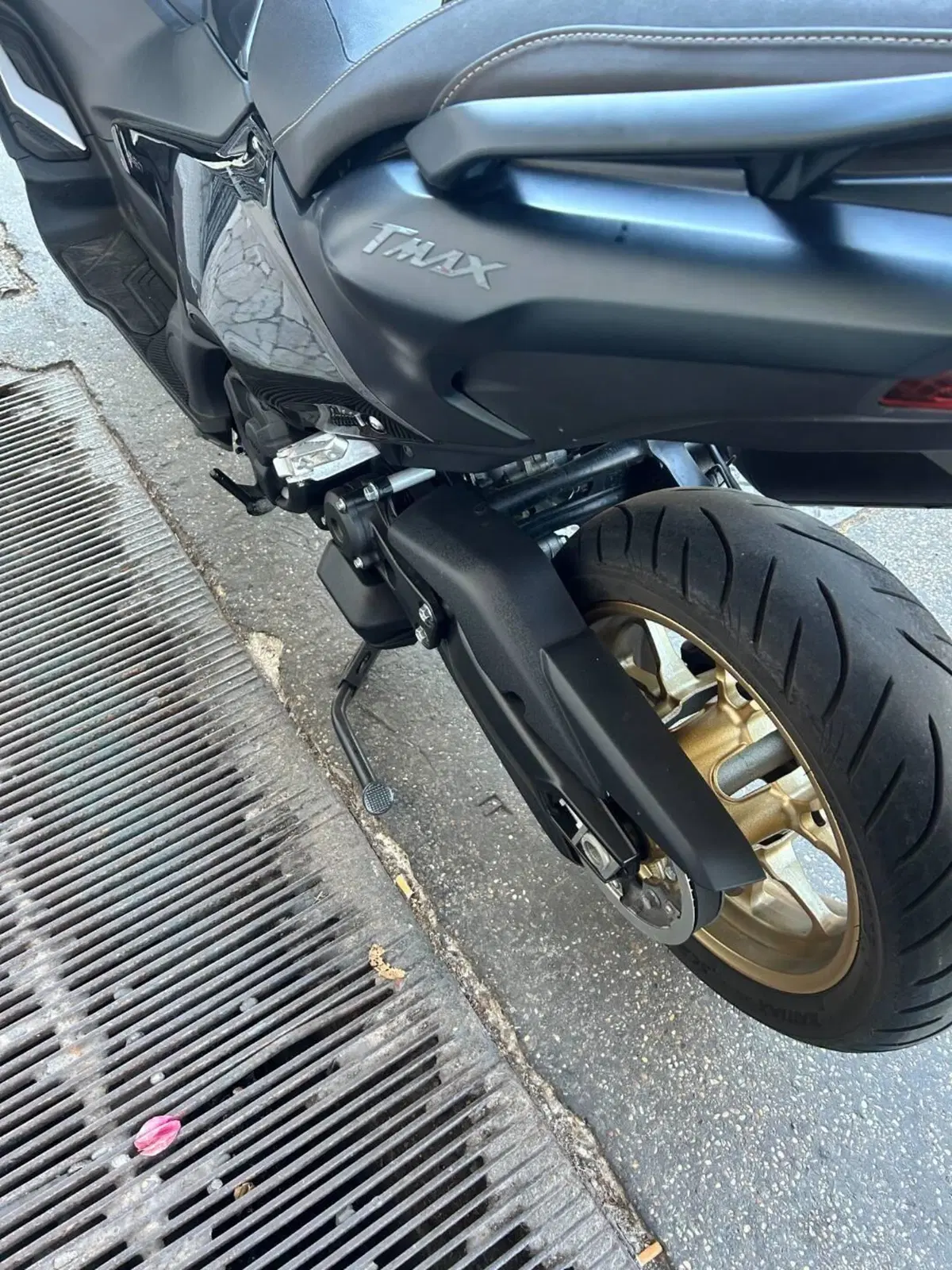 Yamaha T-Max 560 Tech Max (2022 - 24) (10)